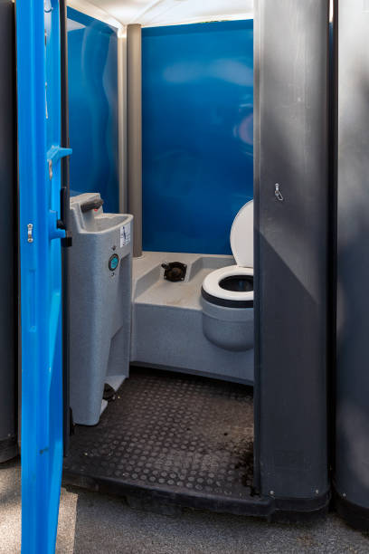 Best Sanitation services for porta potties  in Lansing, IL