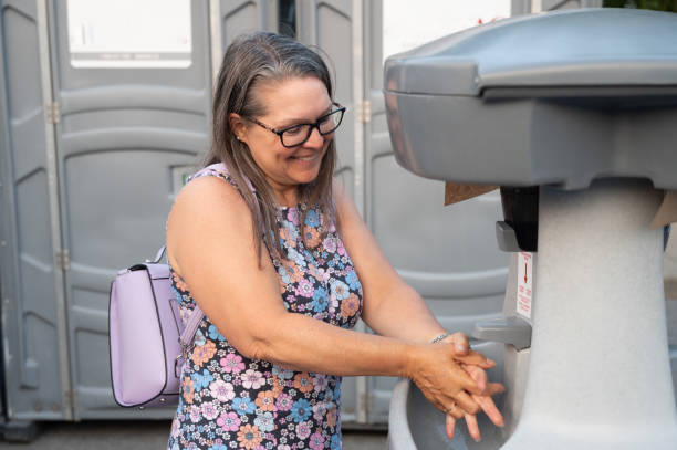 Best Luxury portable toilet rental  in Lansing, IL